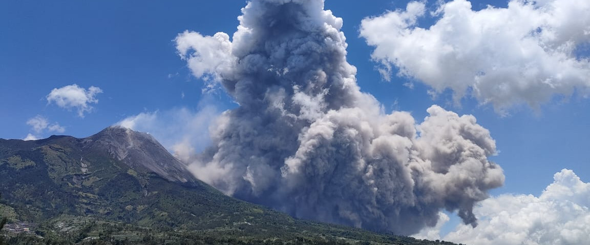 Gunung Merapi Kembali Muntahkan Awan Panas Guguran, Potensi Bahaya 7 Kilometer